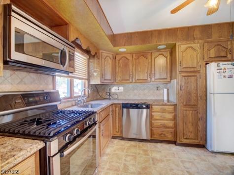 26 Epping Drive Kenilworth NJ 07033