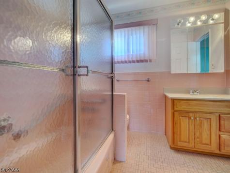 26 Epping Drive Kenilworth NJ 07033