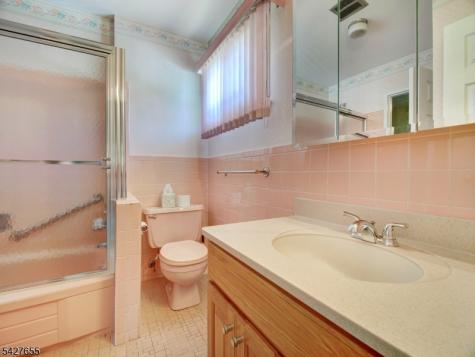 26 Epping Drive Kenilworth NJ 07033