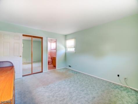 26 Epping Drive Kenilworth NJ 07033