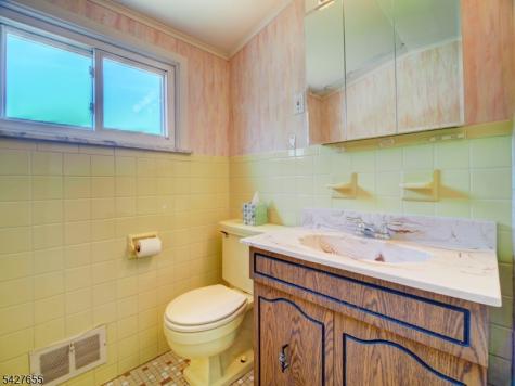 26 Epping Drive Kenilworth NJ 07033