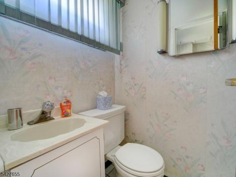 26 Epping Drive Kenilworth NJ 07033