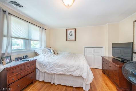 88 Ozone Avenue Cedar Grove NJ 07009