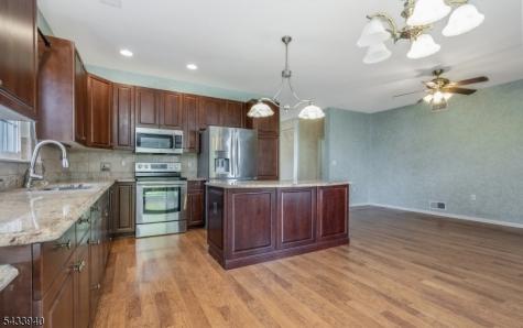 24 Stafford Lane White NJ 07823