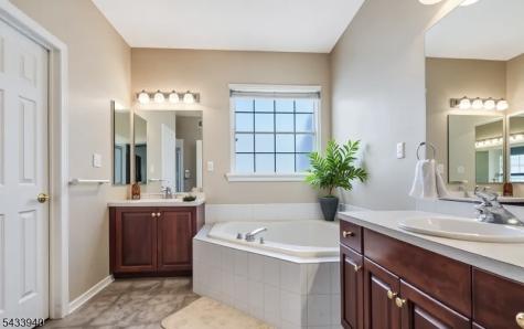 24 Stafford Lane White NJ 07823