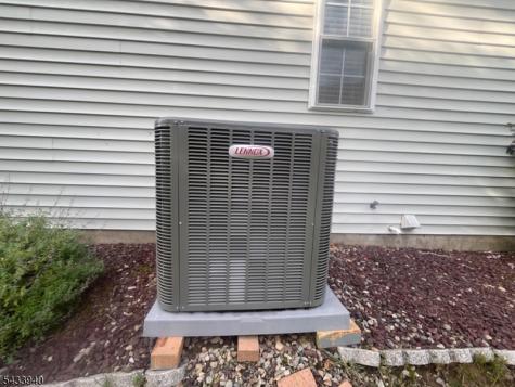 24 Stafford Lane White NJ 07823