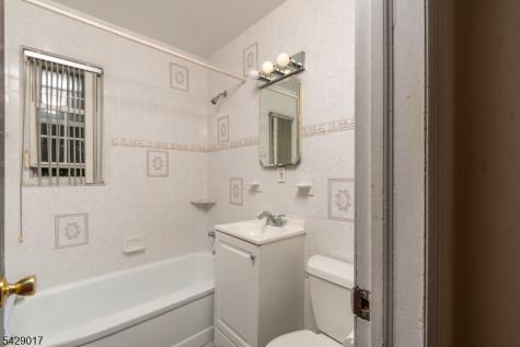 98 Bromley Place Nutley NJ 07110