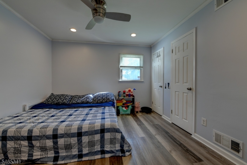 5 Dari Court Lincoln Park NJ 07035