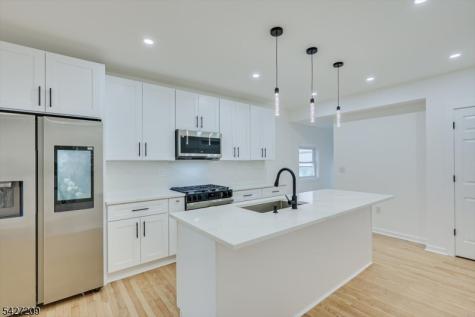 418 E 5th Avenue Roselle NJ 07203