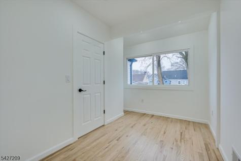 418 E 5th Avenue Roselle NJ 07203