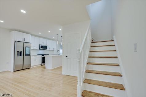 418 E 5th Avenue Roselle NJ 07203