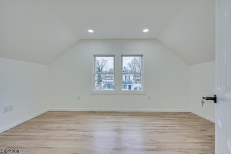 418 E 5th Avenue Roselle NJ 07203
