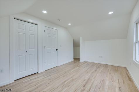 418 E 5th Avenue Roselle NJ 07203