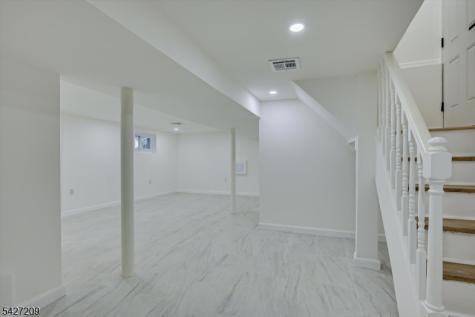 418 E 5th Avenue Roselle NJ 07203