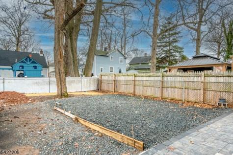 418 E 5th Avenue Roselle NJ 07203