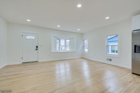 418 E 5th Avenue Roselle NJ 07203