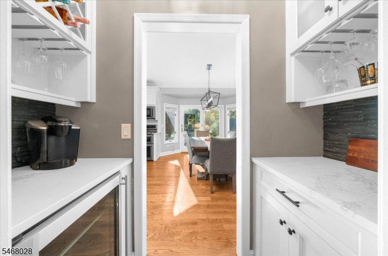11 Huntington Drive Clinton NJ 08801