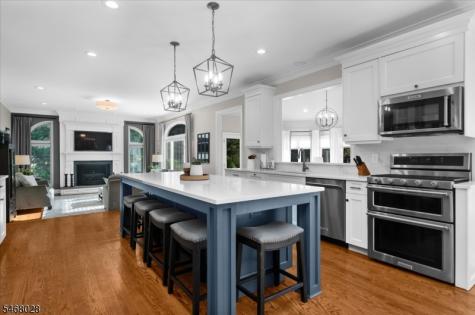 11 Huntington Drive Clinton NJ 08801