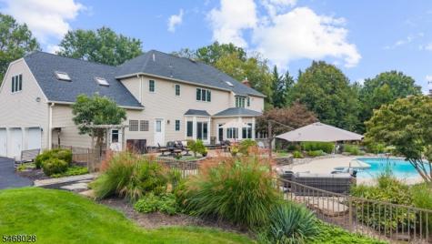 11 Huntington Drive Clinton NJ 08801