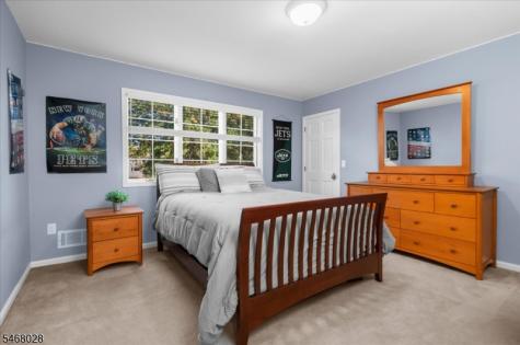 11 Huntington Drive Clinton NJ 08801