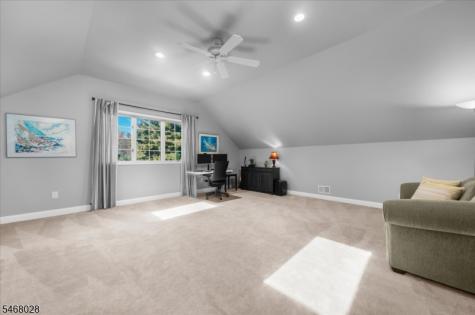 11 Huntington Drive Clinton NJ 08801