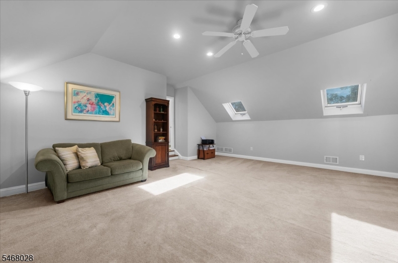 11 Huntington Drive Clinton NJ 08801