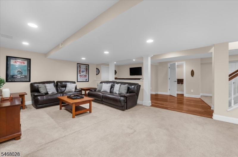 11 Huntington Drive Clinton NJ 08801