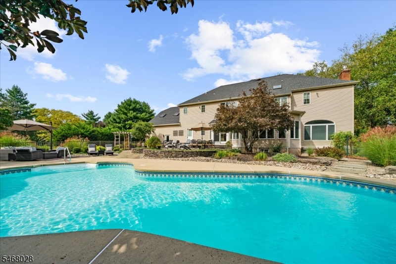 11 Huntington Drive Clinton NJ 08801