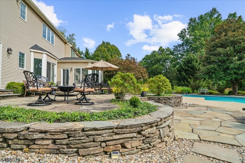 11 Huntington Drive Clinton NJ 08801