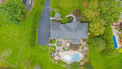 11 Huntington Drive Clinton NJ 08801