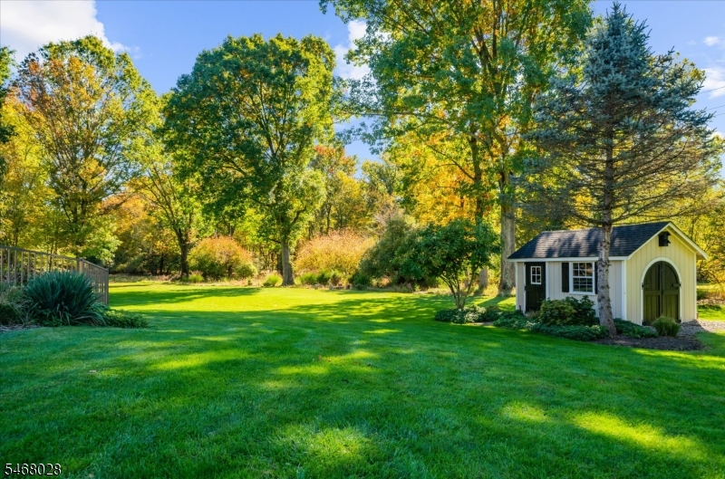 11 Huntington Drive Clinton NJ 08801