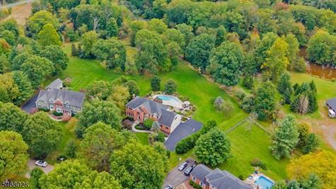 11 Huntington Drive Clinton NJ 08801