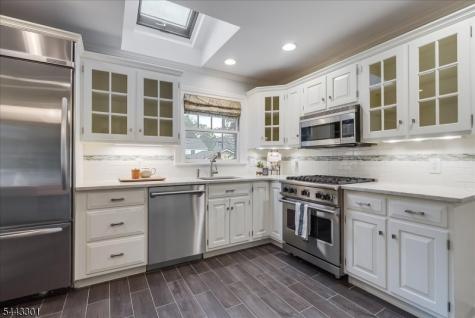 11 Windsor Place Montclair NJ 07043
