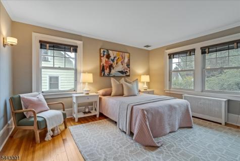11 Windsor Place Montclair NJ 07043