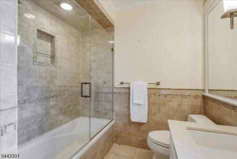 11 Windsor Place Montclair NJ 07043