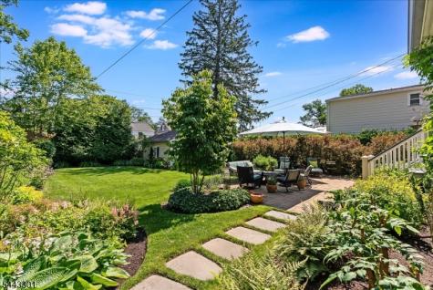 11 Windsor Place Montclair NJ 07043