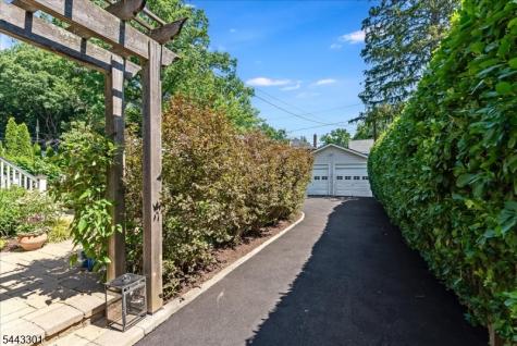 11 Windsor Place Montclair NJ 07043