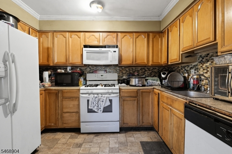 32 Northwestern Trail Hopatcong NJ 07843