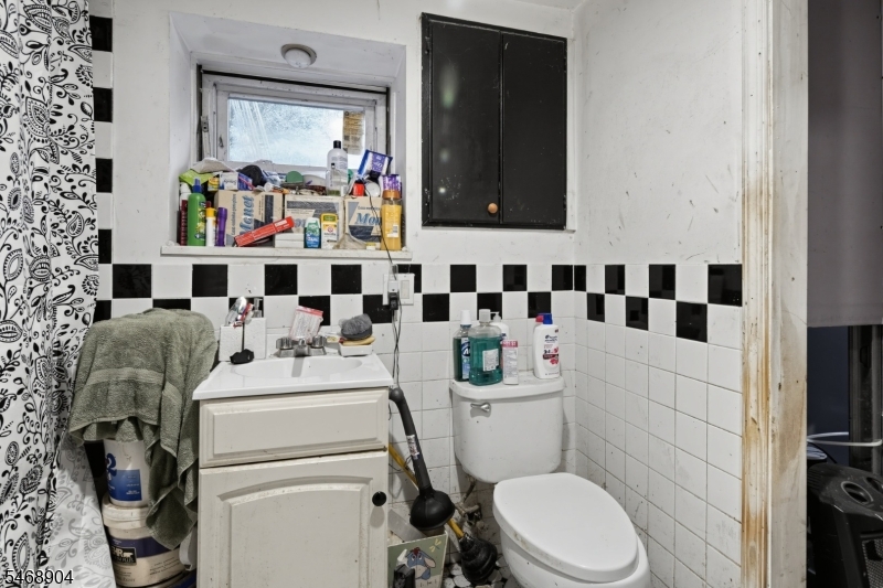 32 Northwestern Trail Hopatcong NJ 07843