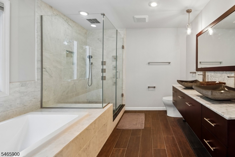 20 Emerson Drive Livingston NJ 07039