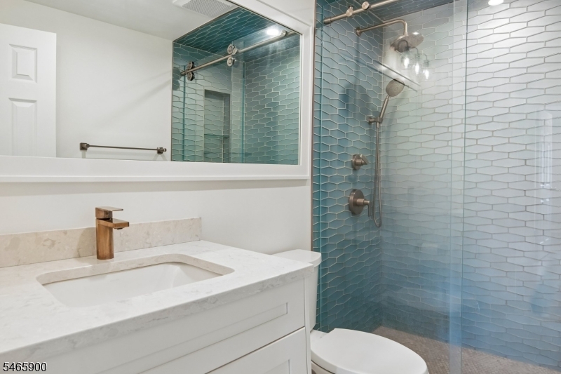 20 Emerson Drive Livingston NJ 07039