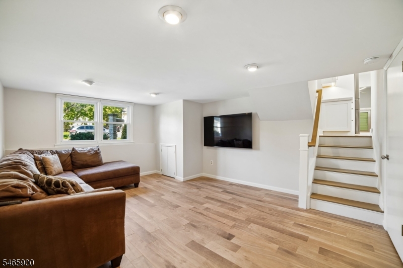 20 Emerson Drive Livingston NJ 07039
