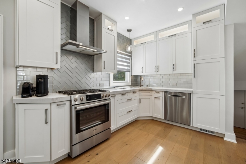 20 Emerson Drive Livingston NJ 07039