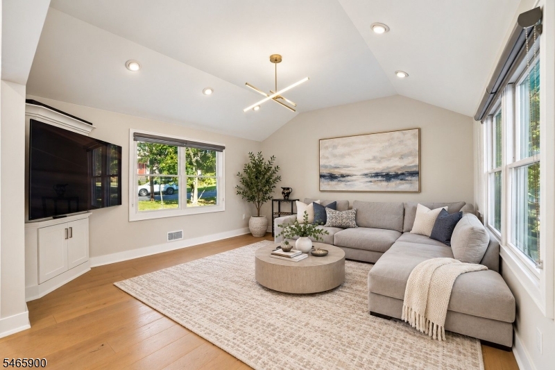 20 Emerson Drive Livingston NJ 07039