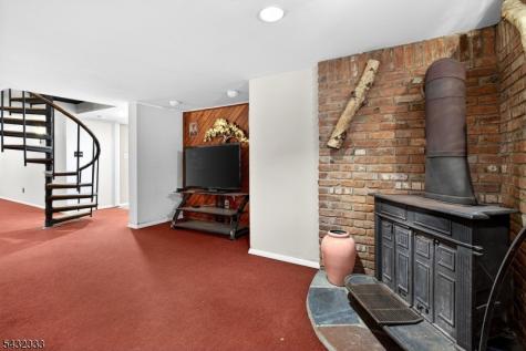 153 Ellen Street Franklin NJ 08873