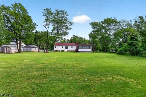 153 Ellen Street Franklin NJ 08873