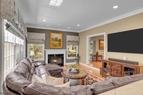 4 Mcmanus Drive Bridgewater NJ 08807