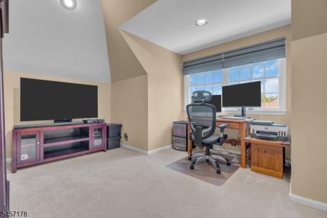 4 Mcmanus Drive Bridgewater NJ 08807