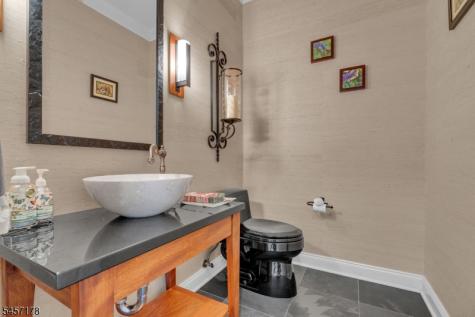 4 Mcmanus Drive Bridgewater NJ 08807