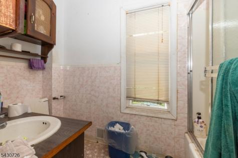 230 Aldene Road Roselle NJ 07203